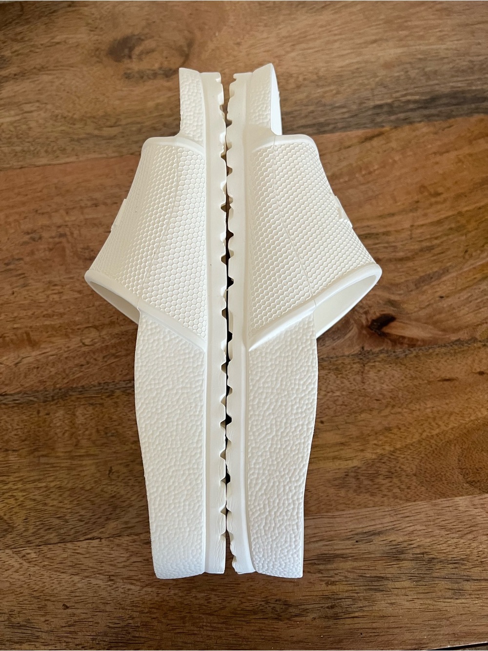 Birkenstock Barbados Essentials
EVA White Slip On Sandals Sz 38 L 7-7.5 M 5-5.5 - Picture 9 of 12